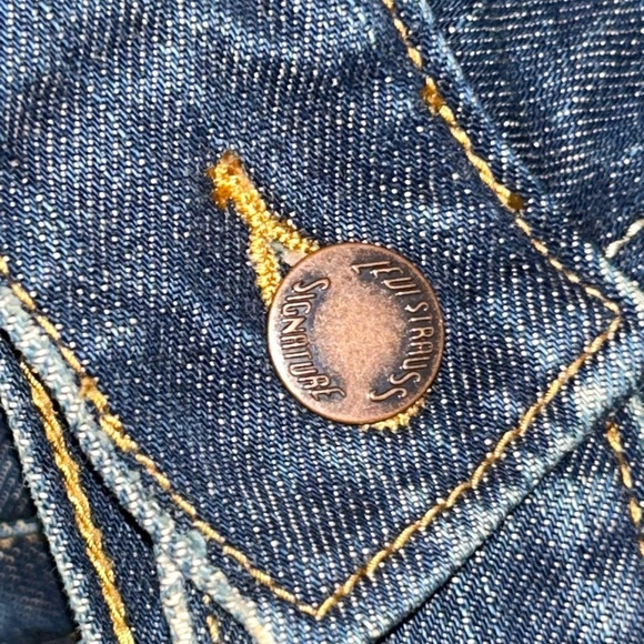 Vintage Levi jean jacket - Picture 5 of 11